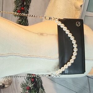 Gucci Black Leather Pearl-Detail Crossbody Wallet